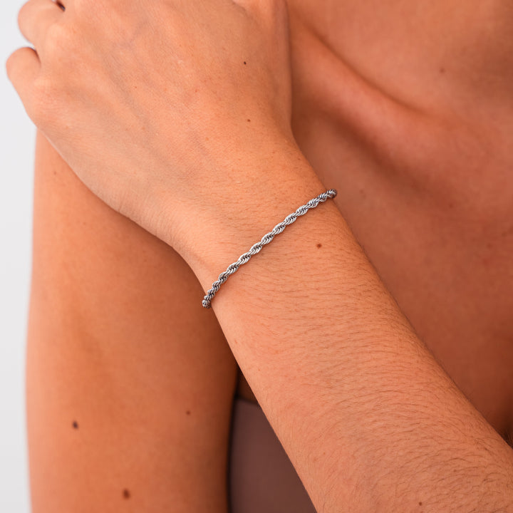 Ella Twist: Chic Elegance Redefined