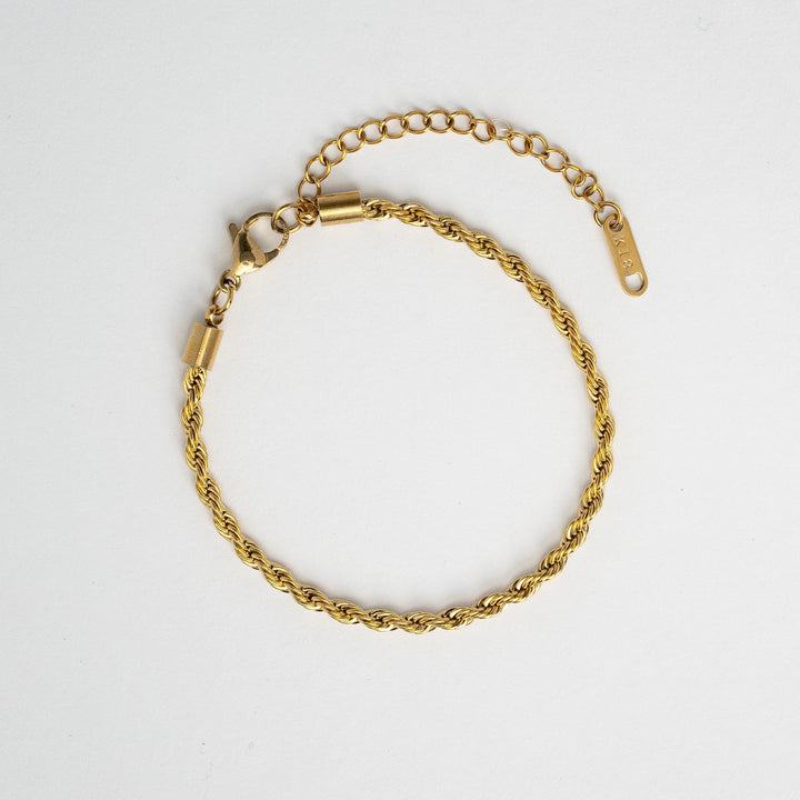 Ella Twist: Chic Elegance Redefined
