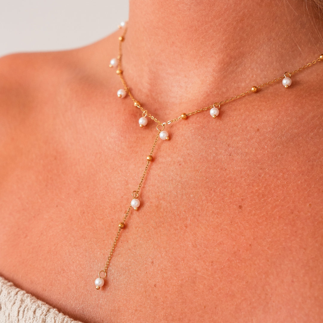 Elegant Pearl Drop Necklace