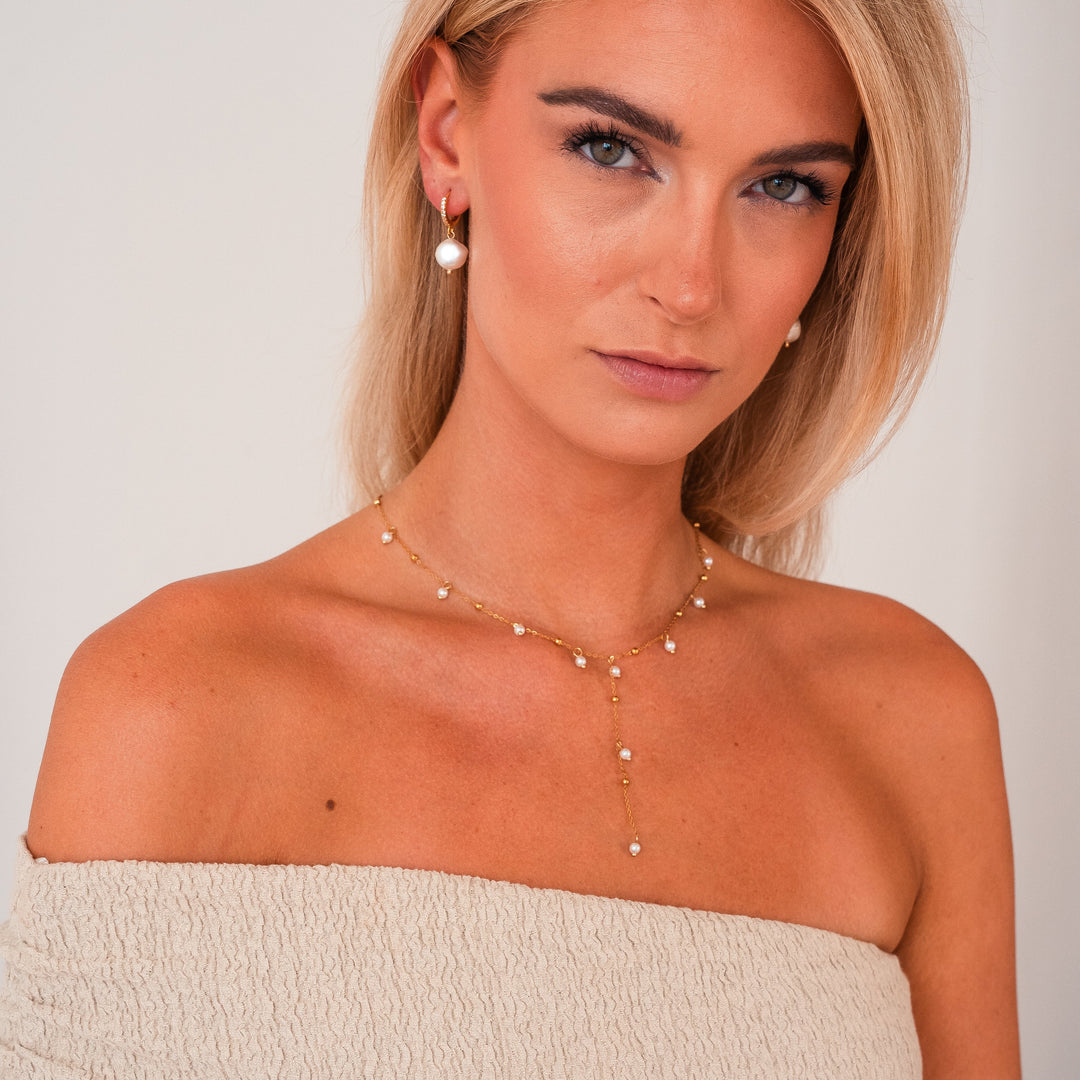 Elegant Pearl Drop Necklace