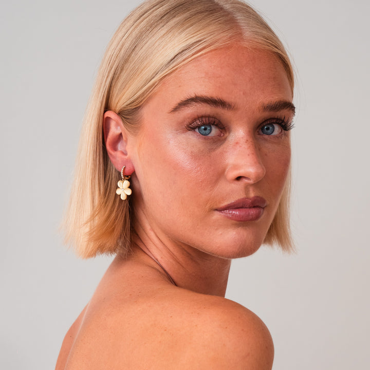 Opale Fleur: Radiant Bloom Charm
