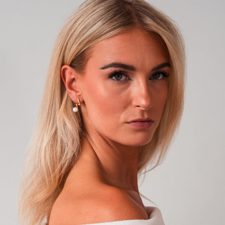 Radiant Elegance by Perle Tamara