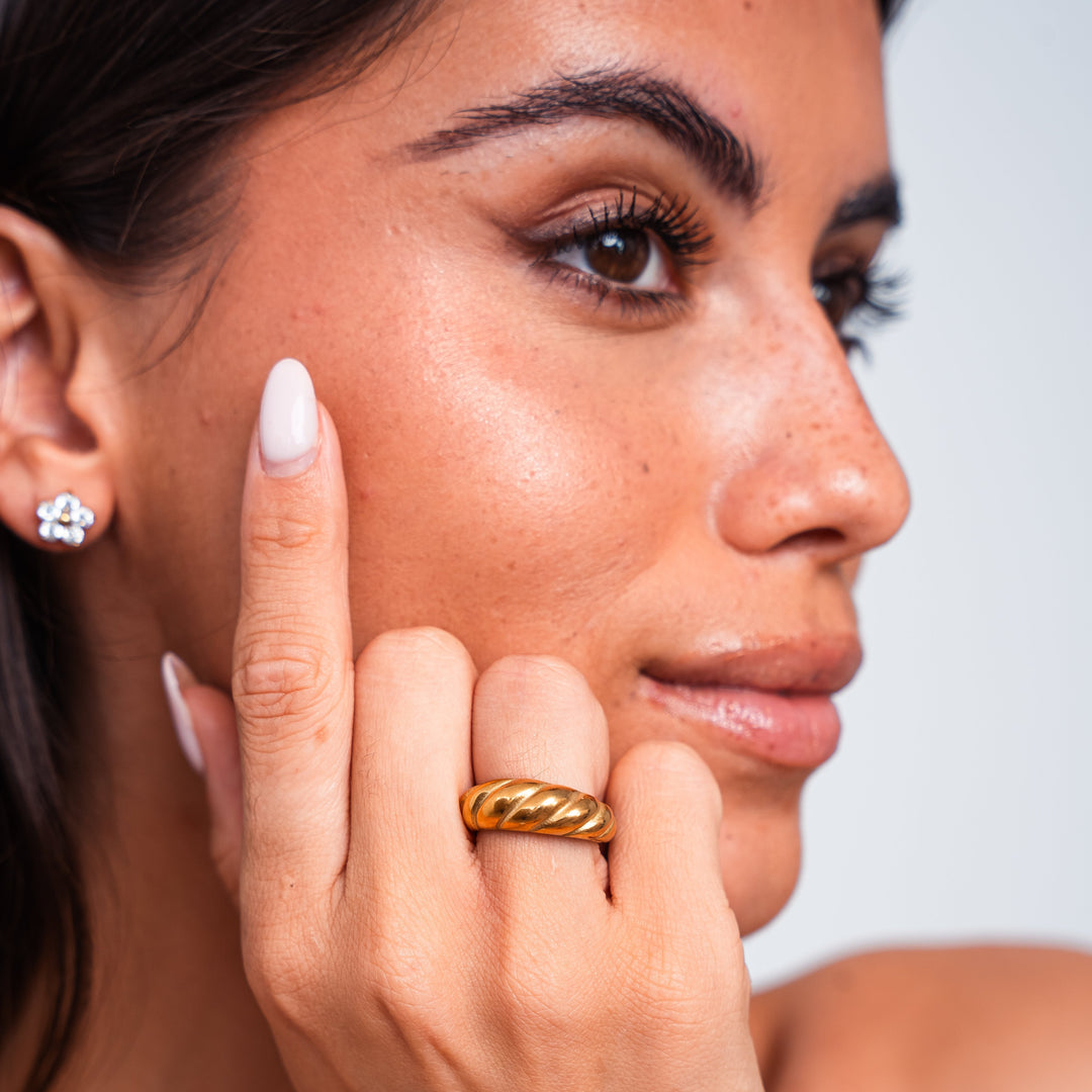 Alleria: Elegance in Every Detail