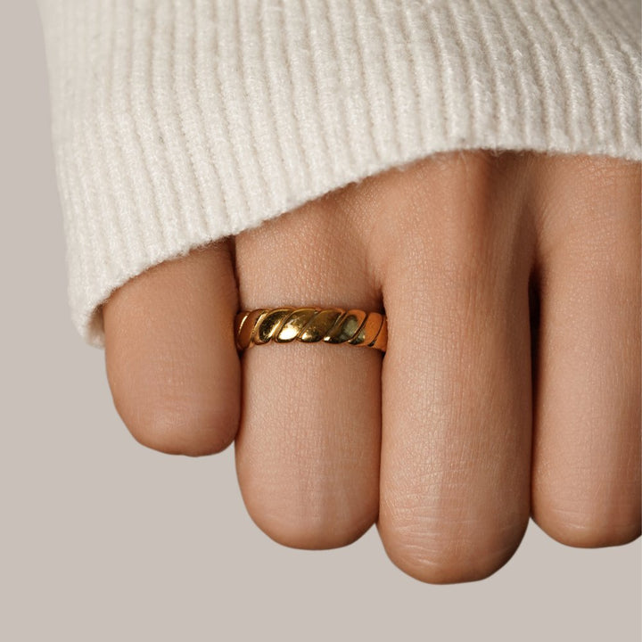 Twisted Infinity Ring by Calira