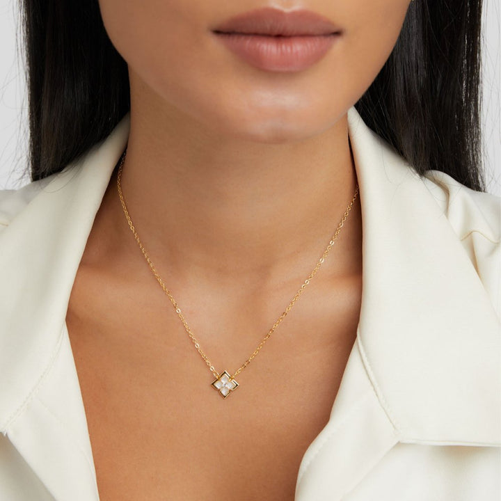 Enchanting Dalia Clover Charm