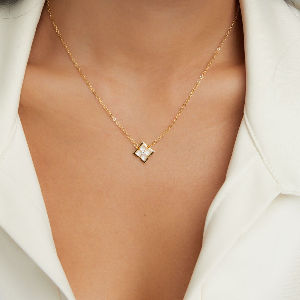Enchanting Dalia Clover Charm