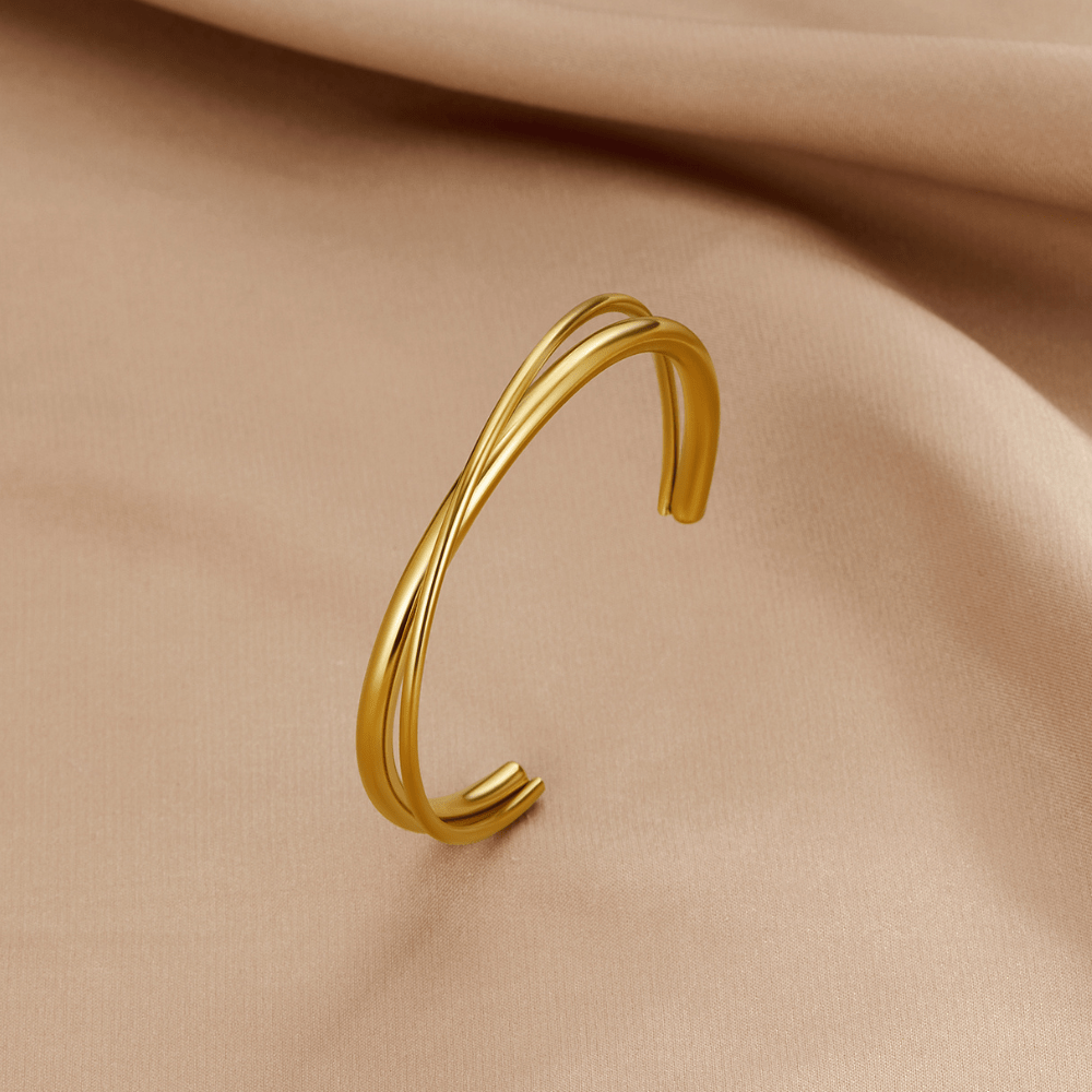 Twist of Elegance: Eva Bracelet