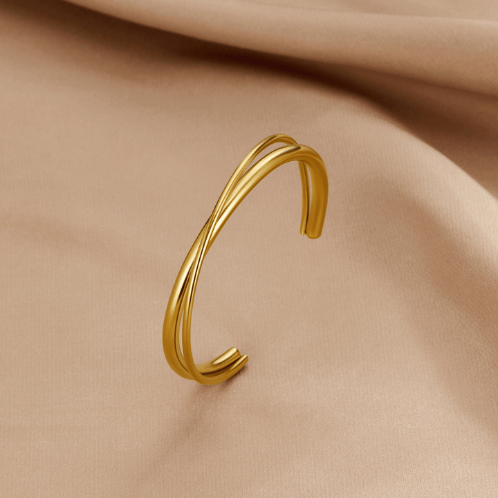 Twist of Elegance: Eva Bracelet