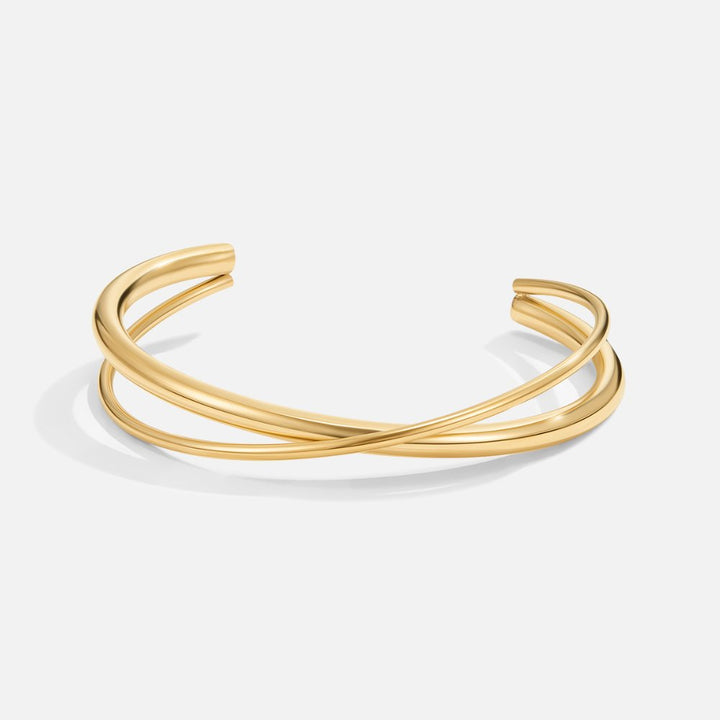 Twist of Elegance: Eva Bracelet