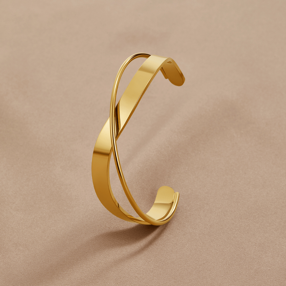 Golden Glow: Eve's Elegance Bracelet